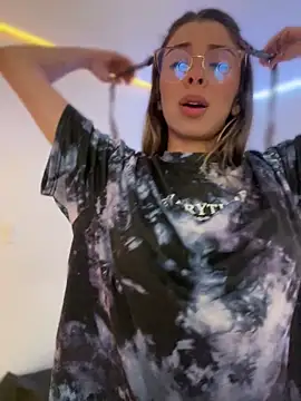 AmmyCollinsW online show from 10.10.25