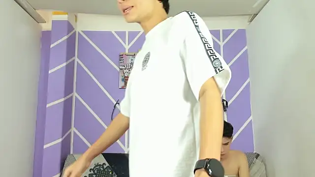 Snapshot of Fresahot2005 chatting on 12.03.24 Fresahot2005 online show from 12.03.24