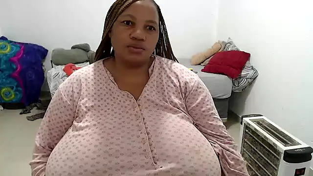 Snapshot of Bustyslave48 chatting on 11.04.25 Bustyslave48 online show from 11.04.25