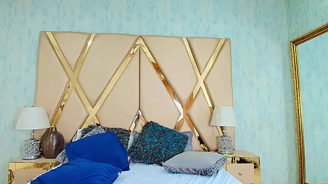 Snapshot of NicoleEsposito chatting on 01.11.25 NicoleEsposito online show from 01.11.25