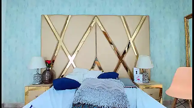 Snapshot of NicoleEsposito chatting on 03.09.25 NicoleEsposito online show from 03.09.25