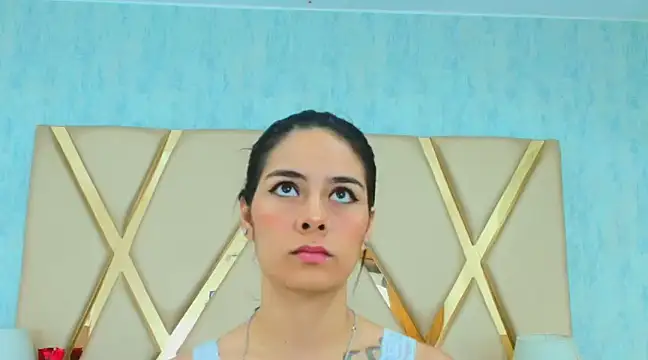 Snapshot of NicoleEsposito chatting on 03.12.25 NicoleEsposito online show from 03.12.25