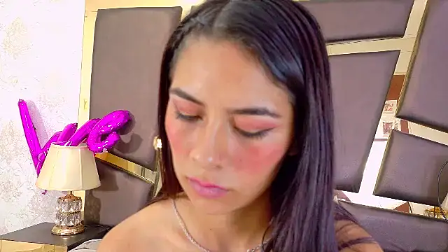 Snapshot of NicoleEsposito chatting on 03.22.25 NicoleEsposito online show from 03.22.25