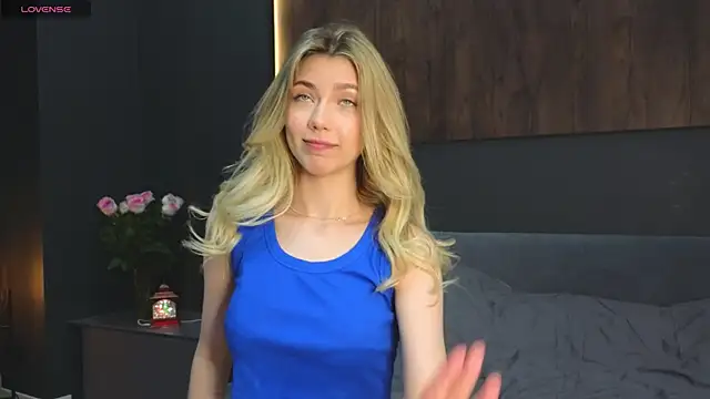 Snapshot of Rainaslater chatting on 12.11.24 Rainaslater online show from 12.11.24