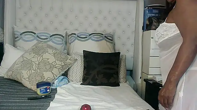 Carocurvy online show from 04.15.26