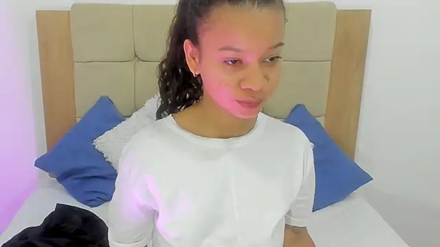 Snapshot of brithany_rousee chatting on 09.23.25 brithany rousee online show from 09.23.25