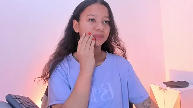 Snapshot of brithany_rousee chatting on 09.24.25 brithany rousee online show from 09.24.25