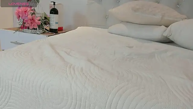 Snapshot of brithany_rousee chatting on 10.25.25 brithany rousee online show from 10.25.25