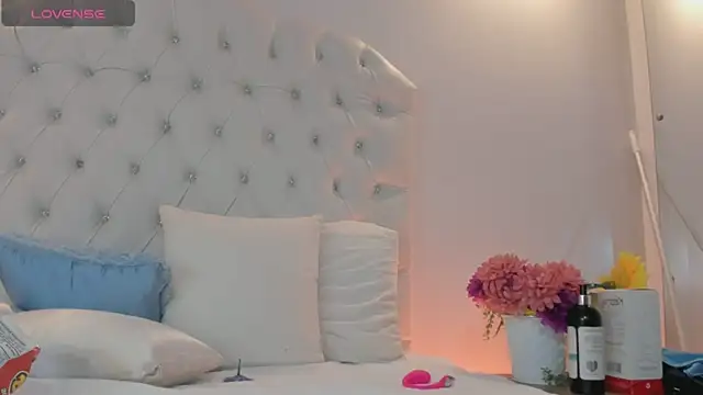 Snapshot of brithany_rousee chatting on 10.29.25 brithany rousee online show from 10.29.25