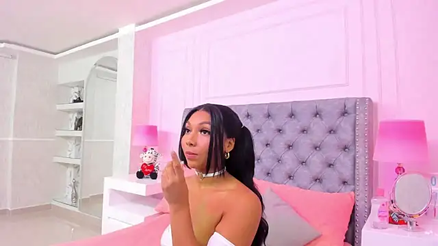 HaileeRoberts online show from 01.25.25