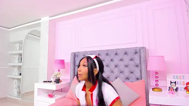 HaileeRoberts online show from 03.20.25