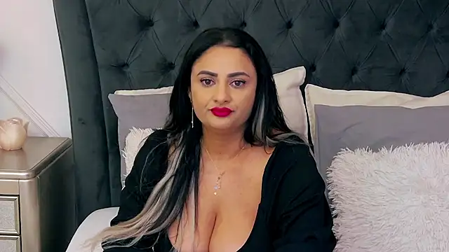 MayaJansen online show from 12.27.24