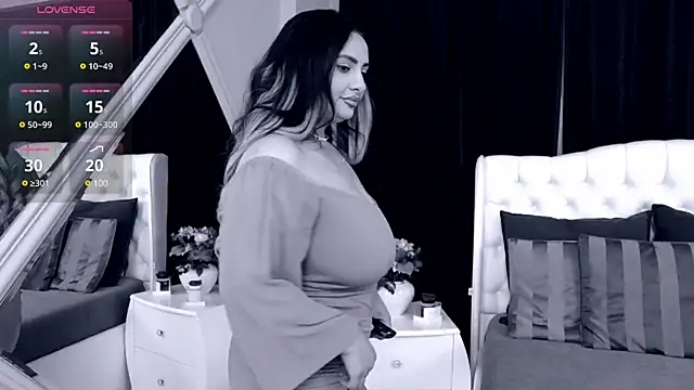 MayaJansen online show from 01.15.25