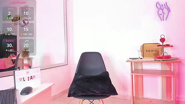 Snapshot of Lia_johnsonn chatting on 02.05.25 Lia johnsonn online show from 02.05.25