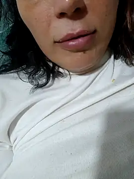 Snapshot of nazii010 chatting on 10.18.25 nazii010 online show from 10.18.25