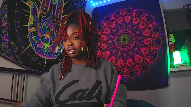 Snapshot of Tatithegoddess chatting on 02.13.25 Tatithegoddess online show from 02.13.25