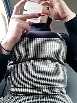 IamAlana  online show from 02.25.25