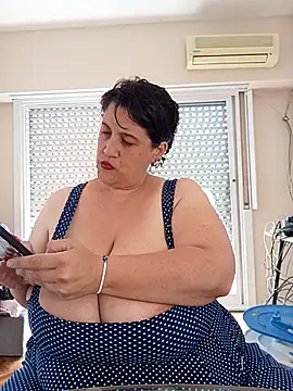 Snapshot of Sole_Love chatting on 11.12.25 Sole Love online show from 11.12.25