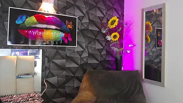 Snapshot of Demitryo chatting on 12.31.24 Demitryo online show from 12.31.24