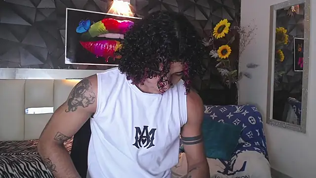 Snapshot of Demitryo chatting on 01.05.25 Demitryo online show from 01.05.25