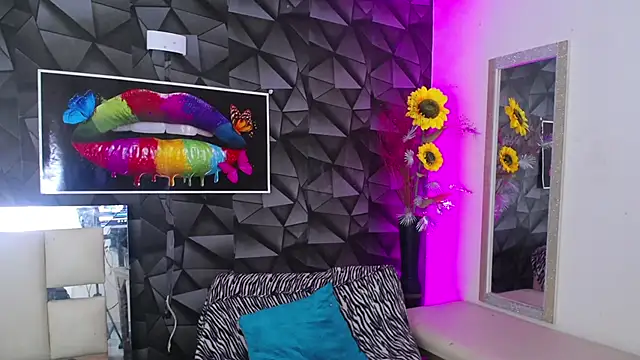 Snapshot of Demitryo chatting on 02.04.25 Demitryo online show from 02.04.25