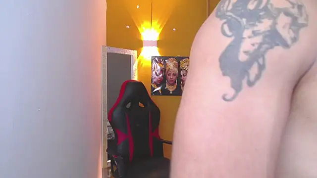 Snapshot of Demitryo chatting on 02.05.25 Demitryo online show from 02.05.25