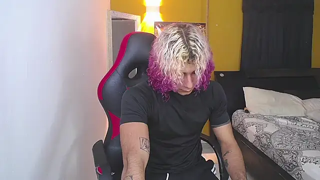 Snapshot of Demitryo chatting on 02.06.25 Demitryo online show from 02.06.25