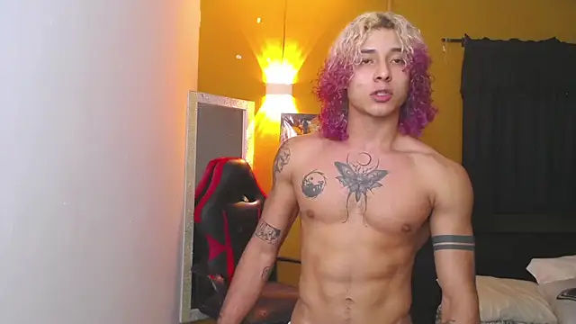 Snapshot of Demitryo chatting on 02.07.25 Demitryo online show from 02.07.25