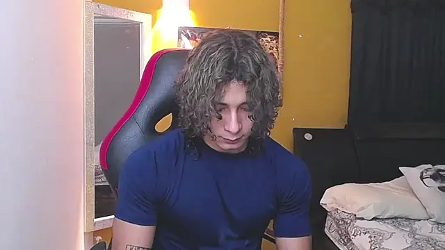 Snapshot of Demitryo chatting on 02.12.25 Demitryo online show from 02.12.25