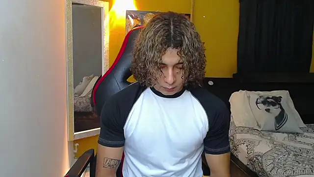 Snapshot of Demitryo chatting on 02.23.25 Demitryo online show from 02.23.25