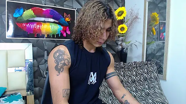 Snapshot of Demitryo chatting on 03.13.25 Demitryo online show from 03.13.25