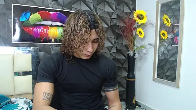 Snapshot of Demitryo chatting on 03.14.25 Demitryo online show from 03.14.25