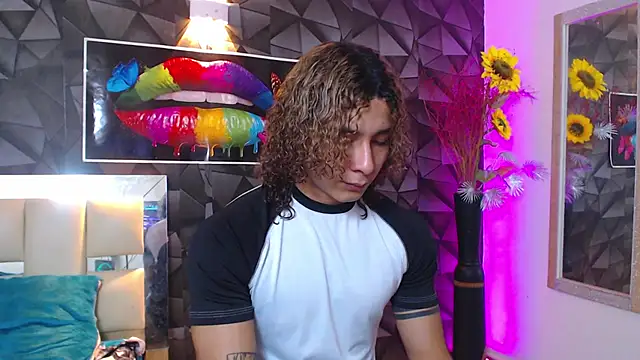 Snapshot of Demitryo chatting on 03.18.25 Demitryo online show from 03.18.25