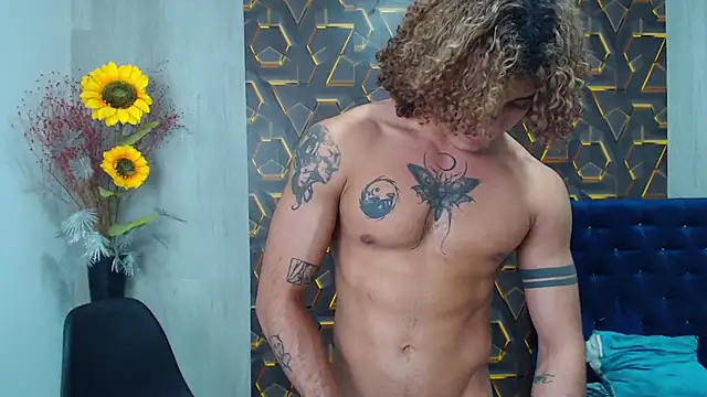 Snapshot of Demitryo chatting on 03.19.25 Demitryo online show from 03.19.25