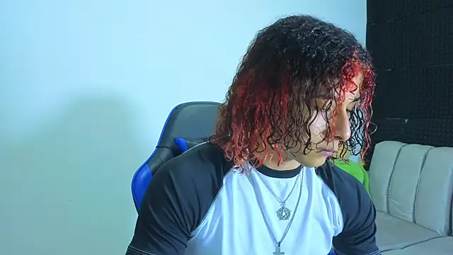 Snapshot of Demitryo chatting on 09.19.25 Demitryo online show from 09.19.25