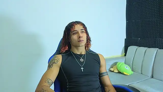 Snapshot of Demitryo chatting on 09.22.25 Demitryo online show from 09.22.25