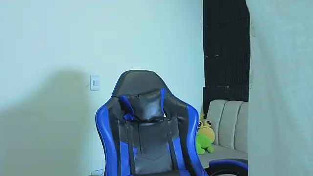 Snapshot of Demitryo chatting on 09.23.25 Demitryo online show from 09.23.25