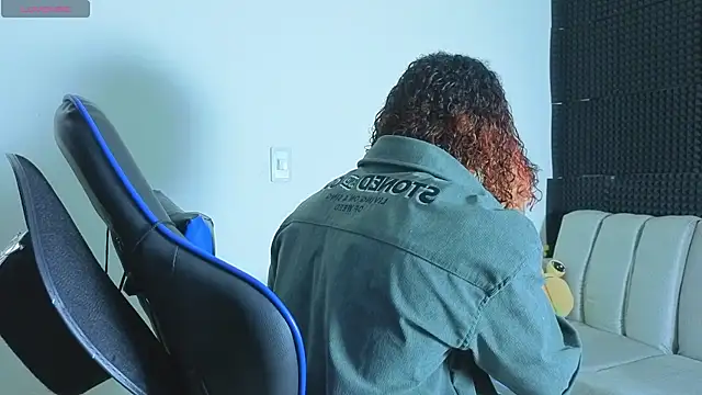 Snapshot of Demitryo chatting on 09.24.25 Demitryo online show from 09.24.25