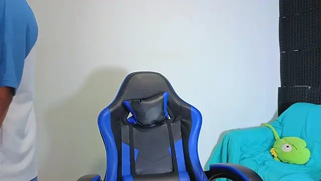 Snapshot of Demitryo chatting on 10.24.25 Demitryo online show from 10.24.25