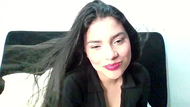 lolaa staars online show from 09.15.25