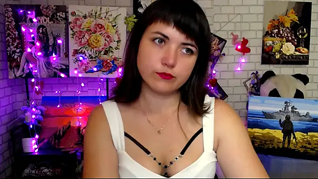 Snapshot of Darina_M_ chatting on 09.26.25 Darina M online show from 09.26.25