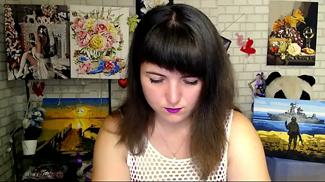 Snapshot of Darina_M_ chatting on 10.04.25 Darina M online show from 10.04.25