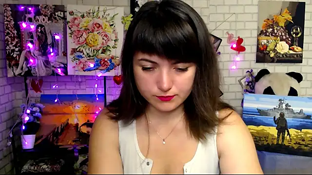 Snapshot of Darina_M_ chatting on 10.10.25 Darina M online show from 10.10.25