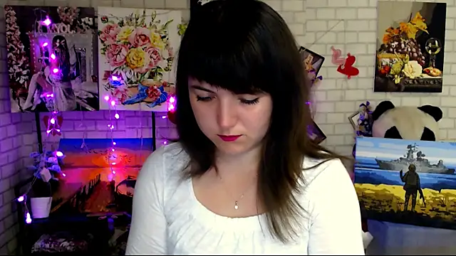 Snapshot of Darina_M_ chatting on 10.11.25 Darina M online show from 10.11.25