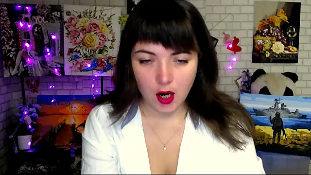 Snapshot of Darina_M_ chatting on 10.15.25 Darina M online show from 10.15.25