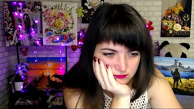 Snapshot of Darina_M_ chatting on 10.17.25 Darina M online show from 10.17.25