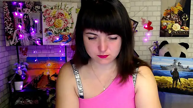 Snapshot of Darina_M_ chatting on 10.21.25 Darina M online show from 10.21.25