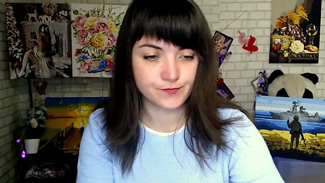 Snapshot of Darina_M_ chatting on 10.29.25 Darina M online show from 10.29.25