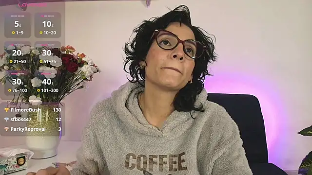 Elliee  online show from 02.13.25