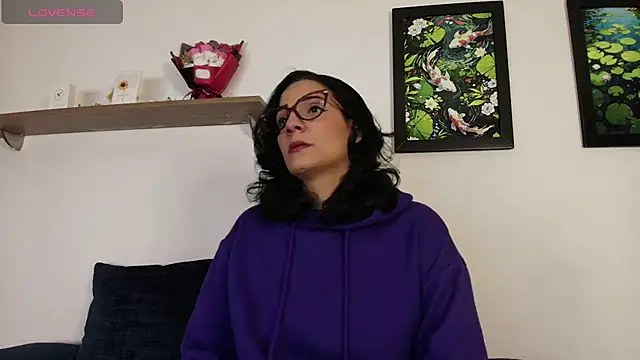 Elliee  online show from 03.21.26